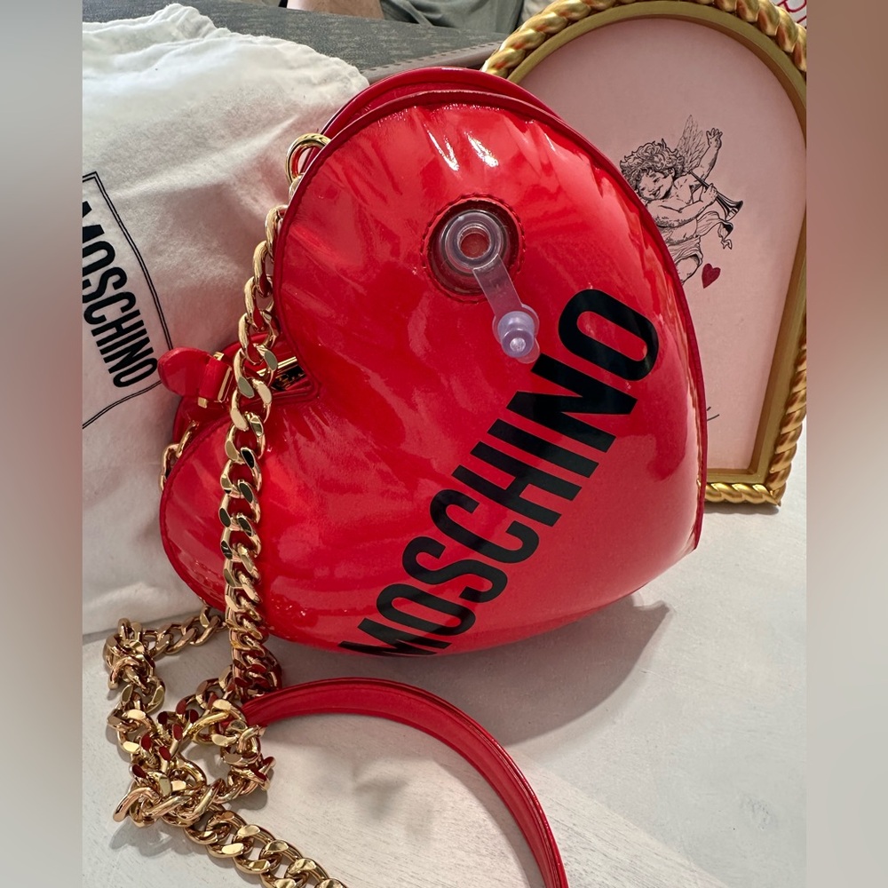 HP ❤️💋❤️SOLD MOSCHINO heart NWT bag crossbody made Italy bought in Paris - Picture 11 of 11